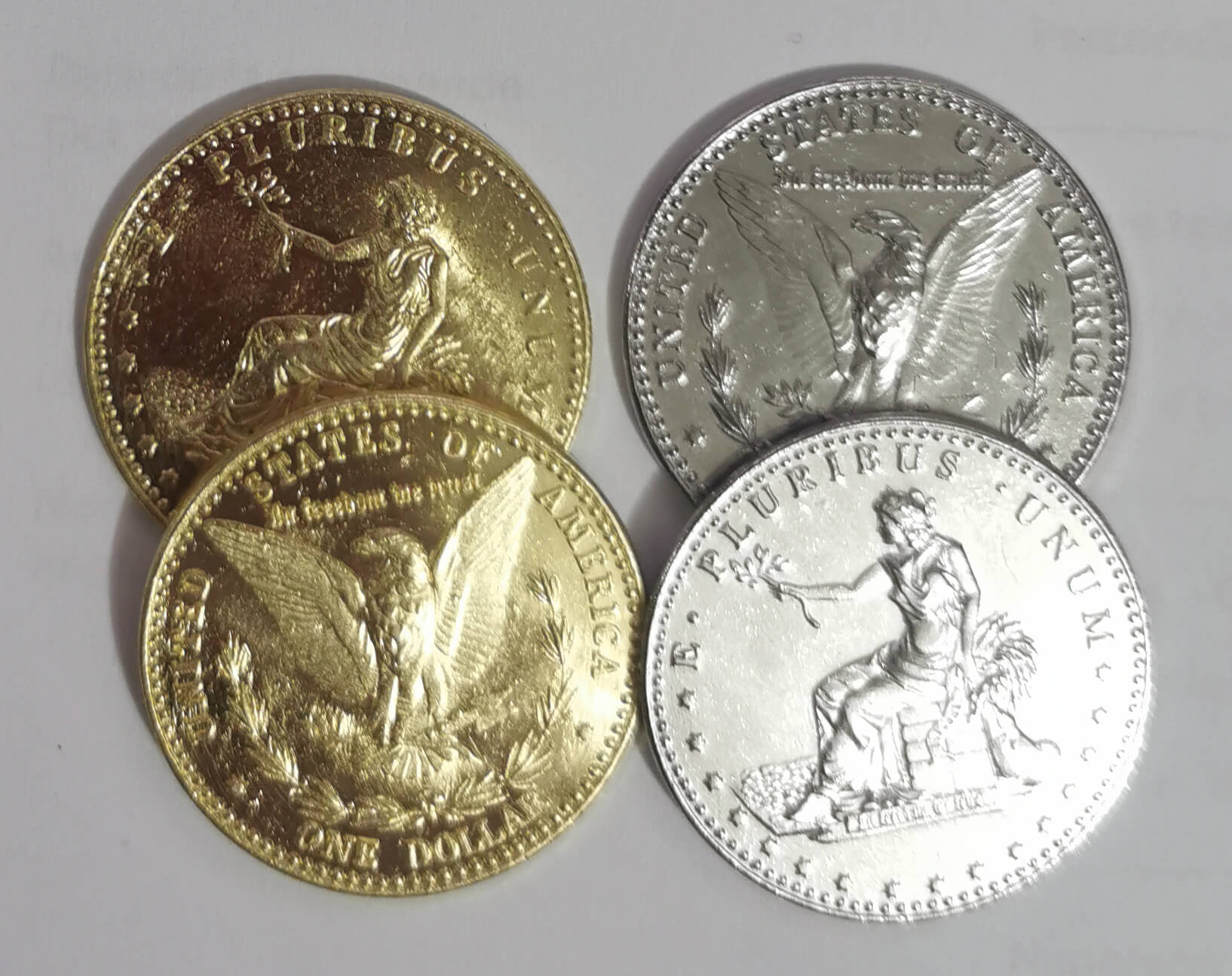 IMG 20251107 182229 Western Dollar – kovová replika historické mince Western Dollar – kovová replika historické mince - Obrázek 4